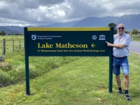 2023-11-07-Lake-Matheson-Schild