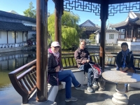 2023-11-10-Dunedin-Chinesischer-Garten-kurze-Pause