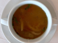 Suppe-Hühnerconsomme-und-Vermicelli