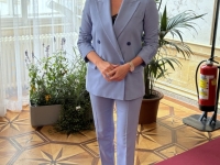 Moderatorin Nadja Bernhard