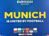 München-Flughafen-Werbung-Fussball-EM-in-Deutschland