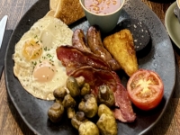 2024-07-02-Guernsey-St-Peter-Port-Cafe-Emilia-Full-english-Breakfast