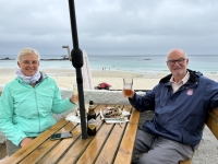 2024-07-03-Insel-Herm-Staerkung-im-Shell-Beach-Cafe