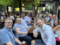 Seglertreffen mit Giretzlehners am Abend beim Josef in Linz