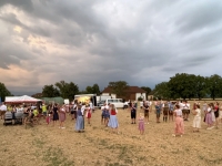 Volkstanzfest mit vielen Teilnehmern