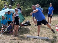 Jörn beim Steinstoß 2. Versuch