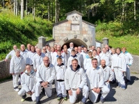 Ältestes Salzbergwerk der Welt - Gruppenfoto vor Stollen