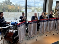 Businessclub Polizeimusik spielt auf